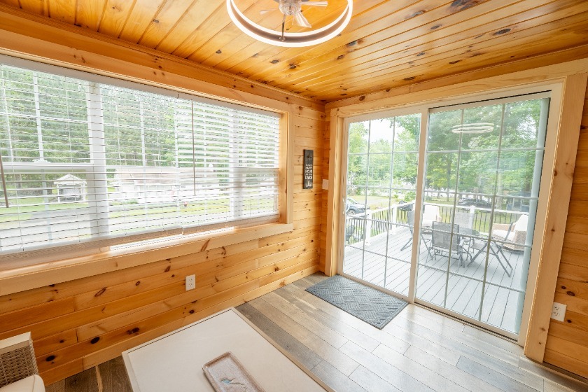 Fully remodeled, modern lake home with 10' lake access - photo 11