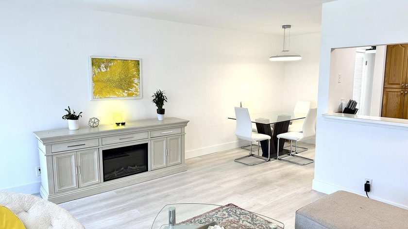 Upgraded Kitched &amp; Bath UnFurnished 1 BR 1 Bath, 585 SF - photo 5