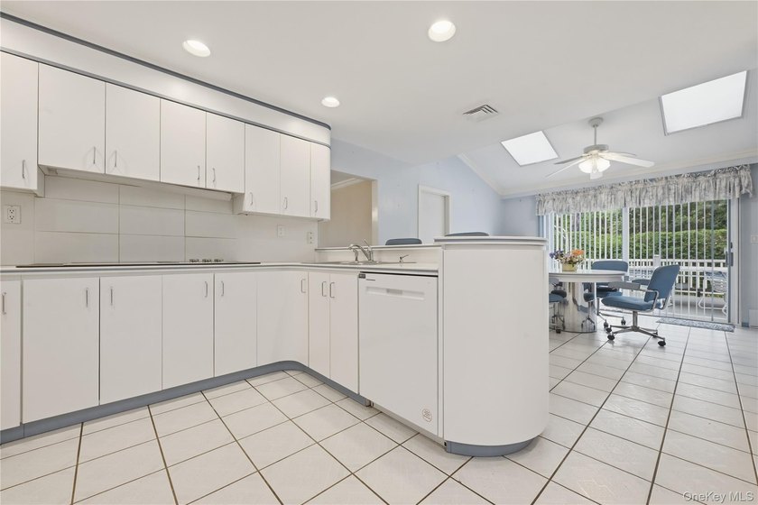Spacious 4-bedroom, 2 full bath, 2 half bath Colonial offering - photo 9