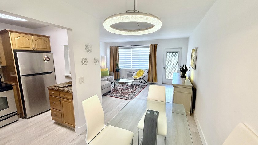 Upgraded Kitched &amp; Bath UnFurnished 1 BR 1 Bath, 585 SF - photo 10
