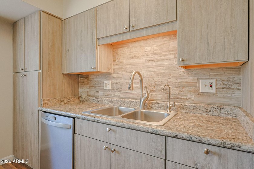 Move in ready Modified Woodbury with many updated features - photo 15