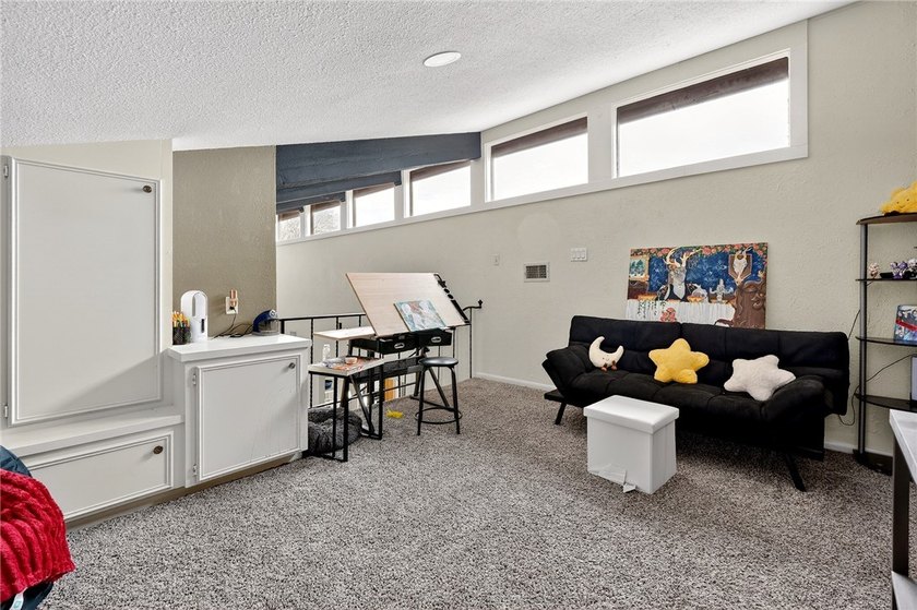 Open House Sun., June 14th from 1 to 3! Nestled in the desirable - photo 19