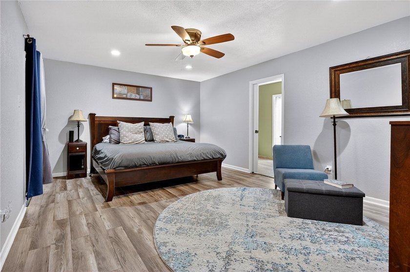 Open House Sun., June 14th from 1 to 3! Nestled in the desirable - photo 21