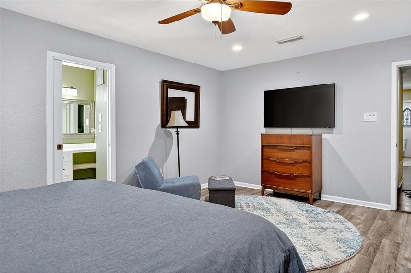 Open House Sun., June 14th from 1 to 3! Nestled in the desirable - photo 22