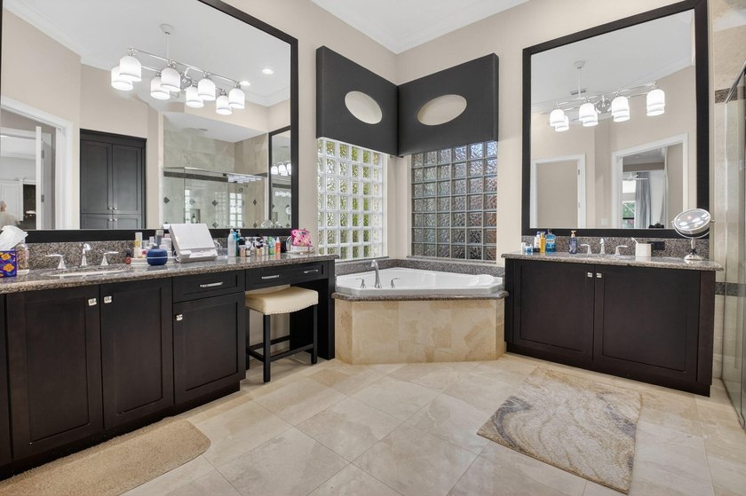 Welcome to Prestigious Seven Bridges. This Vizcaya Model with 5 - photo 34