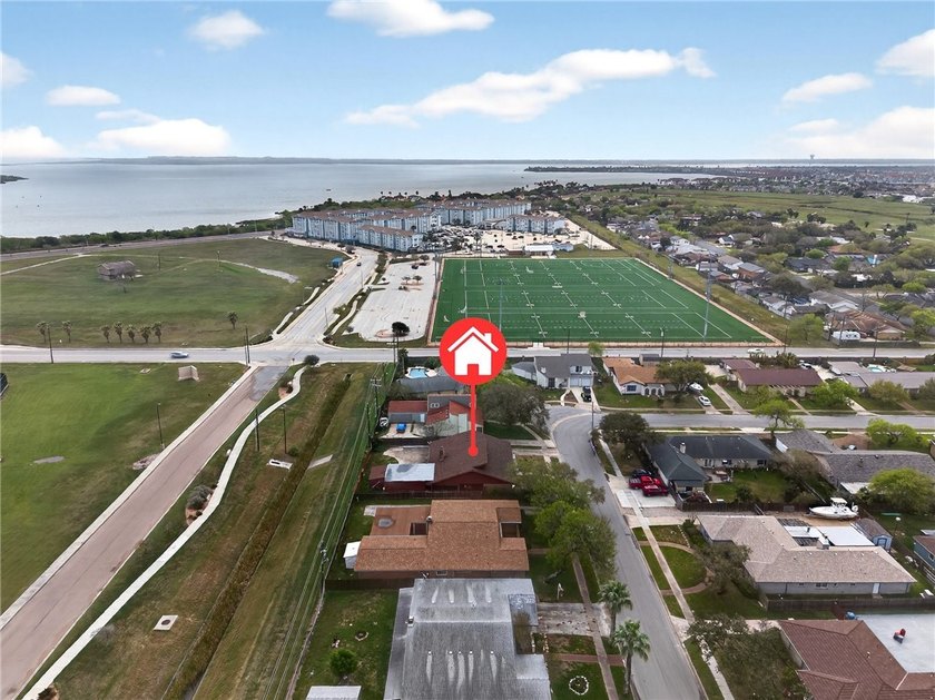 Open House Sun., June 14th from 1 to 3! Nestled in the desirable - photo 40
