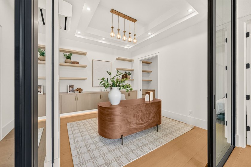 Experience elevated luxury in this gorgeous Huntington custom in - photo 5