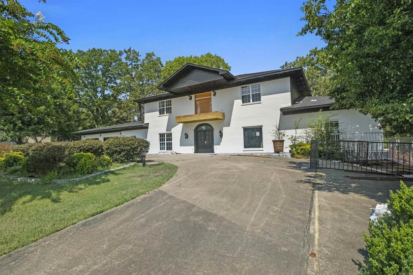 This Wonderful Sherwood Home is a rare find, on Approx. 1.10 - photo 3