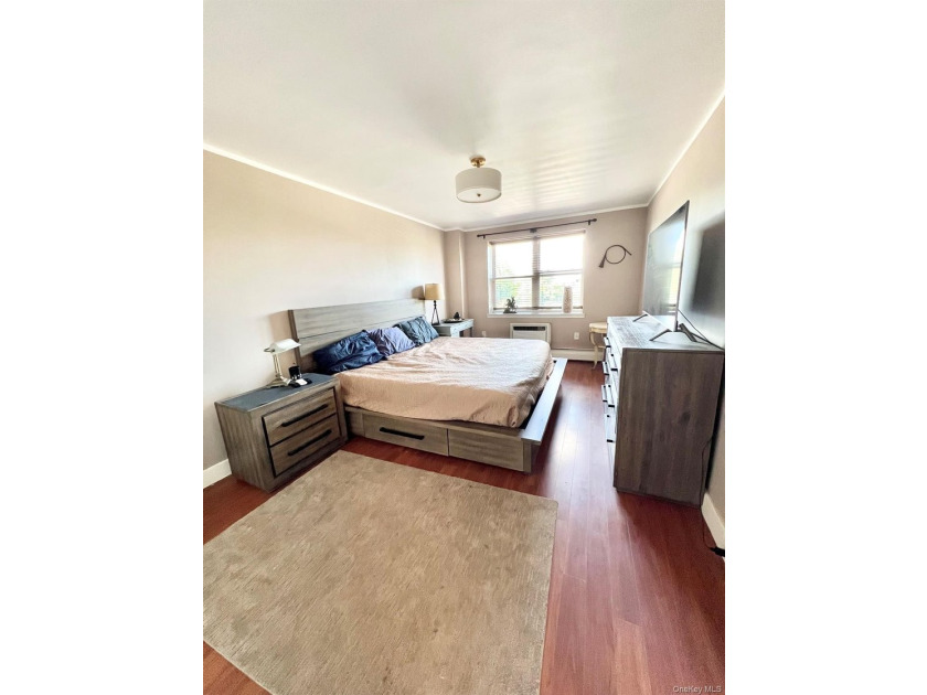Beautiful 2 Bedroom Condo Just Steps To The Beach. Renovated - photo 8
