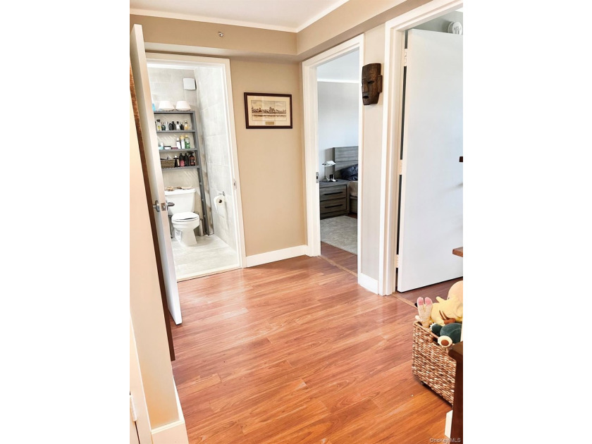 Beautiful 2 Bedroom Condo Just Steps To The Beach. Renovated - photo 10