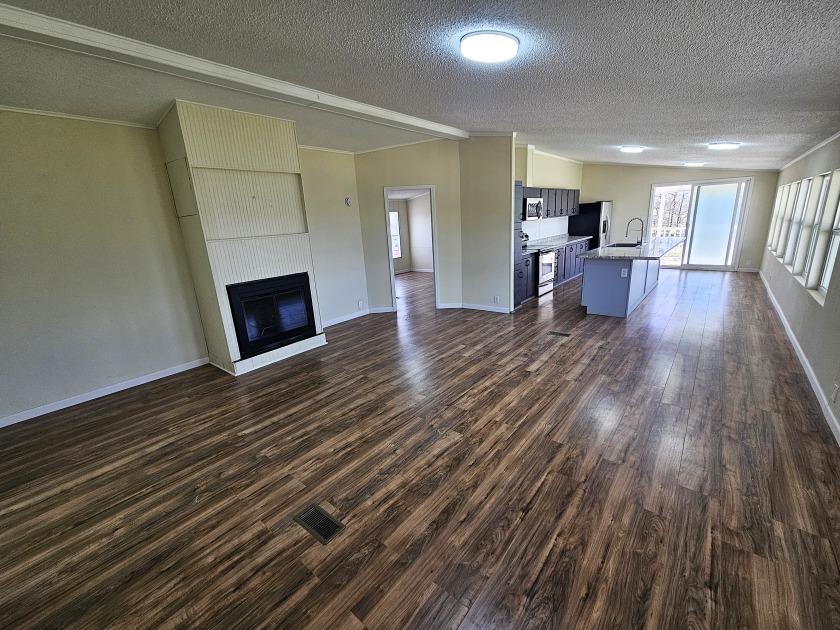 3/2 Waterfront Home in Big Creek Subdivision - photo 18