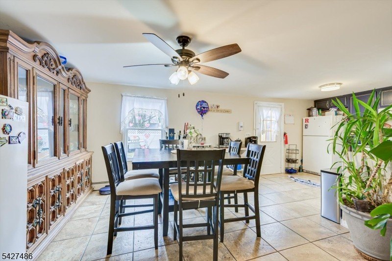Amazing opportunity to Own a Mixed-Use House / Building. This - photo 5