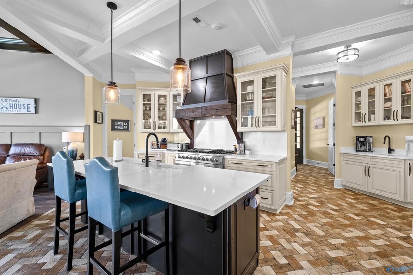 LAKEFRONT LUXURY ESTATE on Weiss Lake! This 5,272+/- sq. ft - photo 13