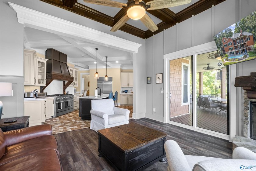 LAKEFRONT LUXURY ESTATE on Weiss Lake! This 5,272+/- sq. ft - photo 17