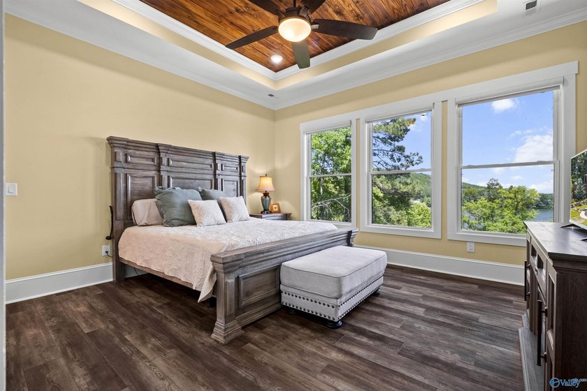 LAKEFRONT LUXURY ESTATE on Weiss Lake! This 5,272+/- sq. ft - photo 20