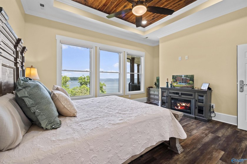 LAKEFRONT LUXURY ESTATE on Weiss Lake! This 5,272+/- sq. ft - photo 21