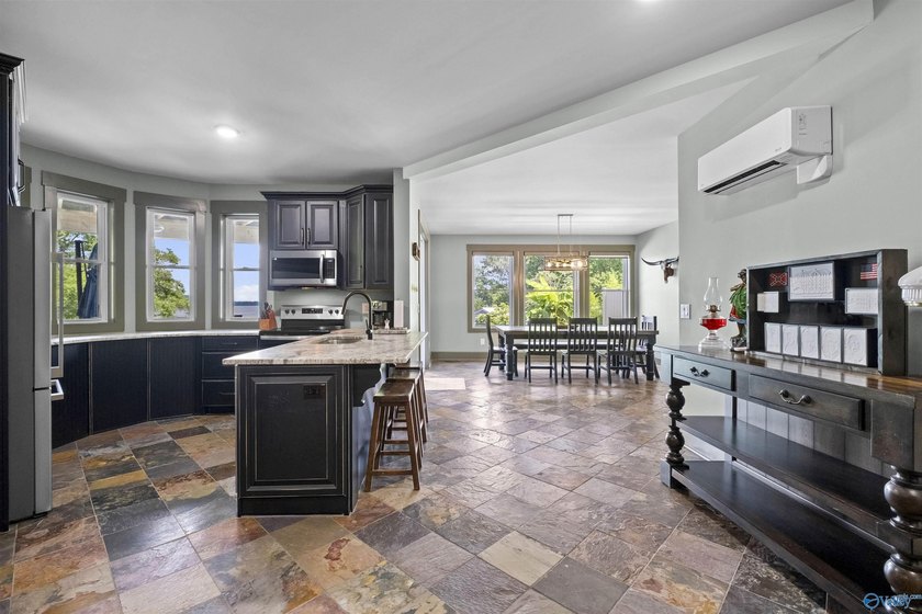 LAKEFRONT LUXURY ESTATE on Weiss Lake! This 5,272+/- sq. ft - photo 45