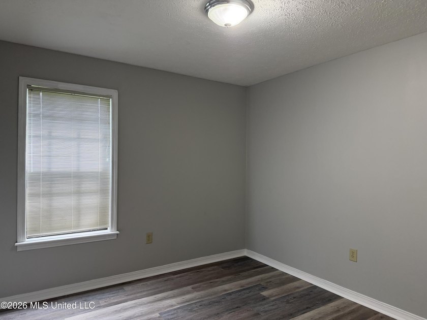 Welcome home to 102 Mary's Cove! This beautifully updated home - photo 18