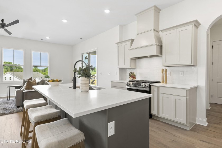 BACK ON THE MARKET &amp; MOVE IN READY!!!! Welcome to the Willow - a - photo 19