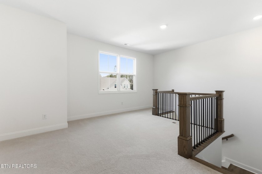 BACK ON THE MARKET &amp; MOVE IN READY!!!! Welcome to the Willow - a - photo 23