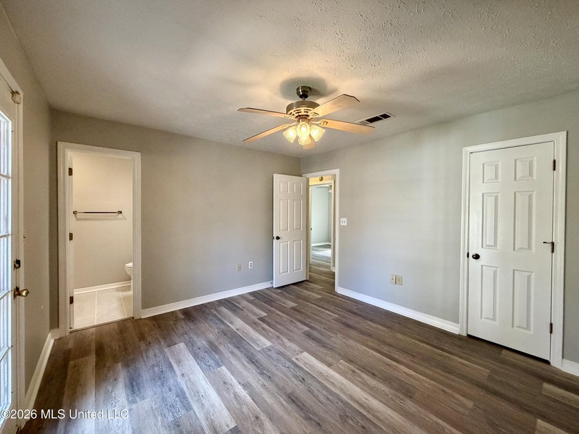 Welcome home to 102 Mary's Cove! This beautifully updated home - photo 23