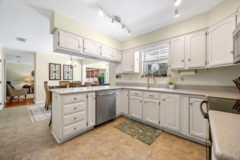 Beautifully situated on 1.36 private acres in desirable NE - photo 27
