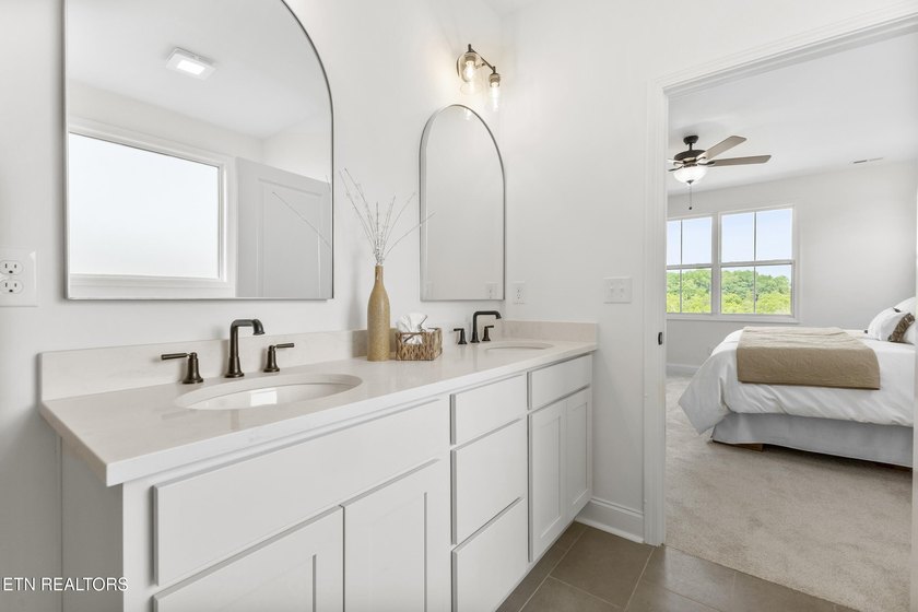 BACK ON THE MARKET &amp; MOVE IN READY!!!! Welcome to the Willow - a - photo 30