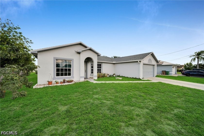 This well-maintained 3-bedroom, 2-bathroom home in Cape Coral - photo 3