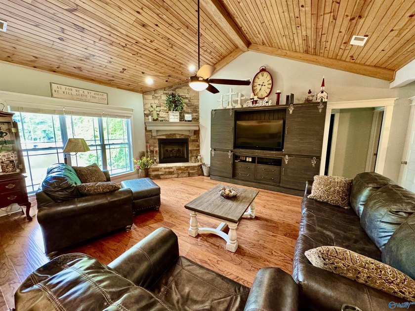 Don't miss this opportunity to own your little slice of Hippie - photo 10