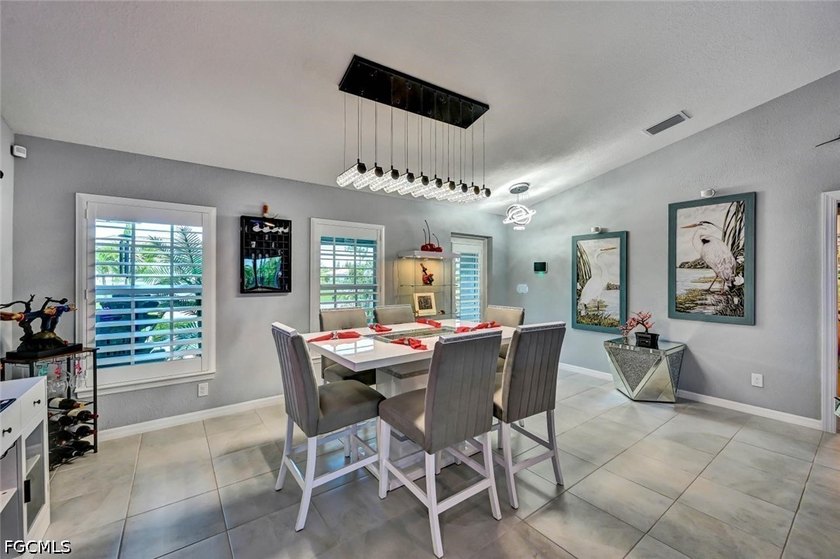 Let me introduce you to this home - 4 bedrooms &amp; 2 bathrooms &amp; 3 - photo 6