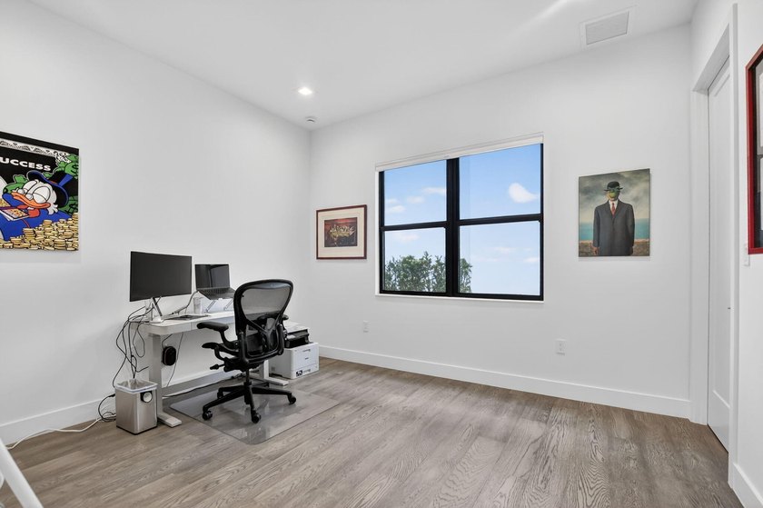 Brand New Home 5/5 upgraded in Lotus Edge. Don't wait to build - photo 16