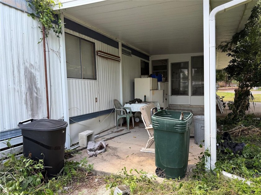-Investor or Handyman special waterfront opportunity on the - photo 17