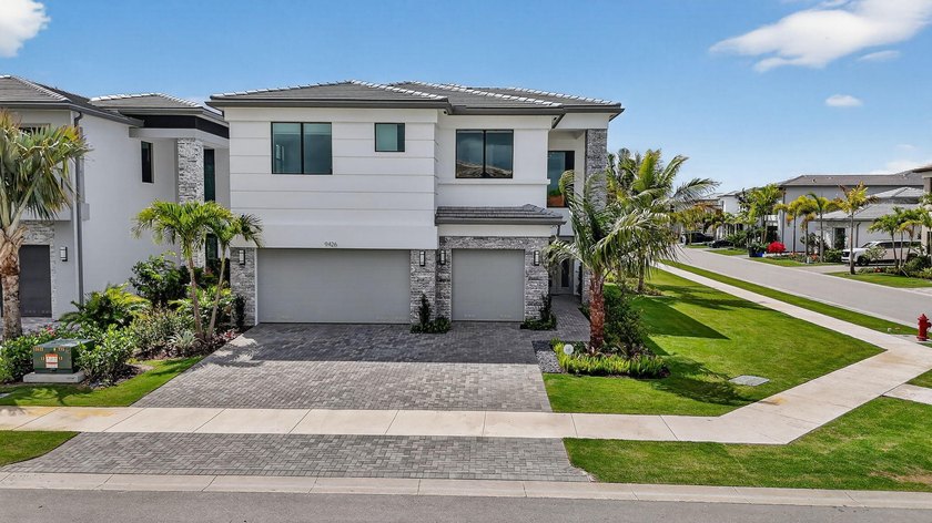 Brand New Home 5/5 upgraded in Lotus Edge. Don't wait to build - photo 24