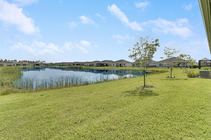 Better than new! CHARMING VILLA on a LAKE FRONT LOT in the - photo 42