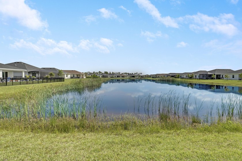 Better than new! CHARMING VILLA on a LAKE FRONT LOT in the - photo 43