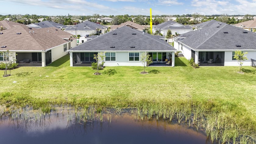 Better than new! CHARMING VILLA on a LAKE FRONT LOT in the - photo 45