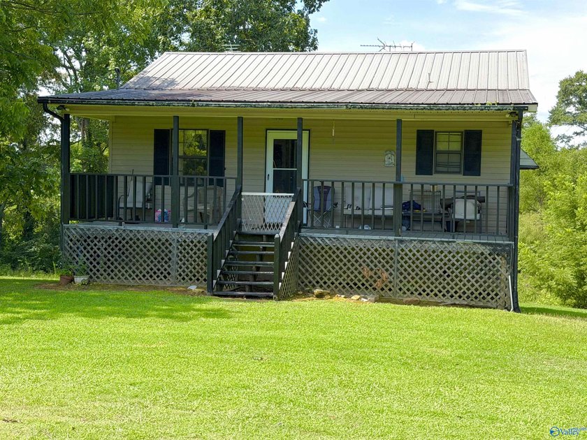 Enjoy the perfect blend of space, privacy, and convenience with - photo 4