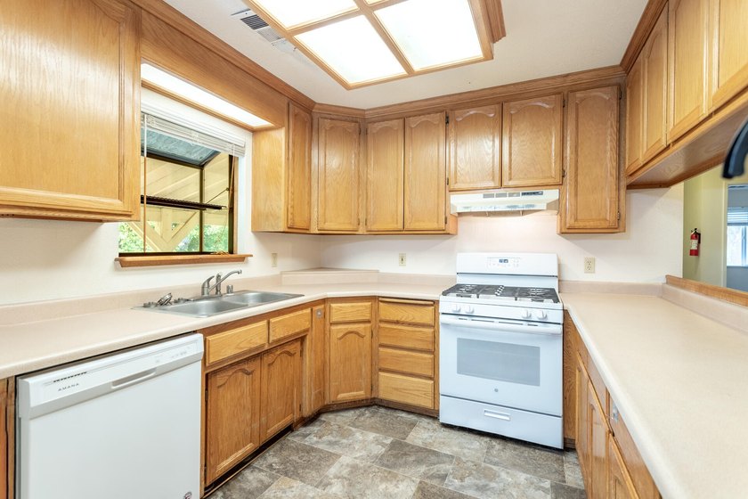 Welcome to 20436 Gas Point Rd in Cottonwood! This property - photo 12