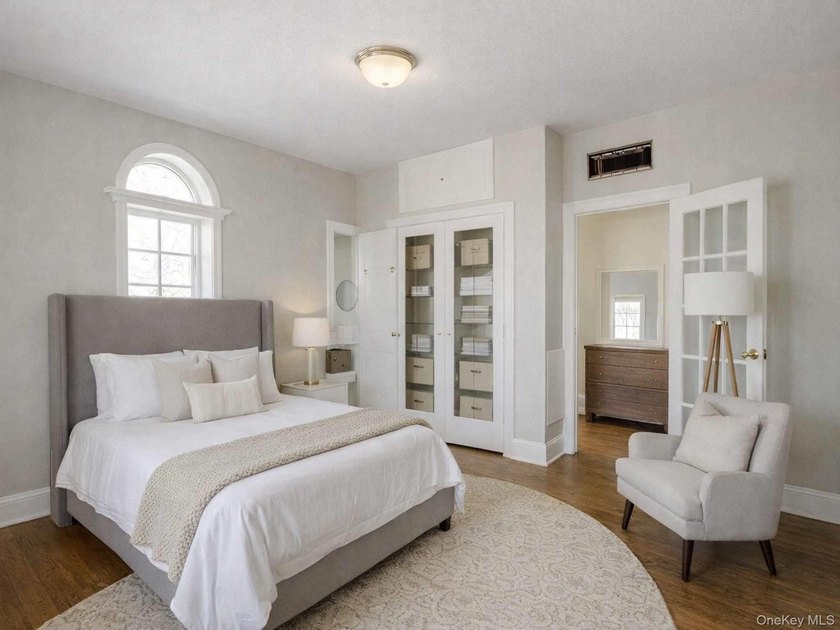 Welcome to 720 Franklin Blvd!!! A distinctive corner property - photo 13