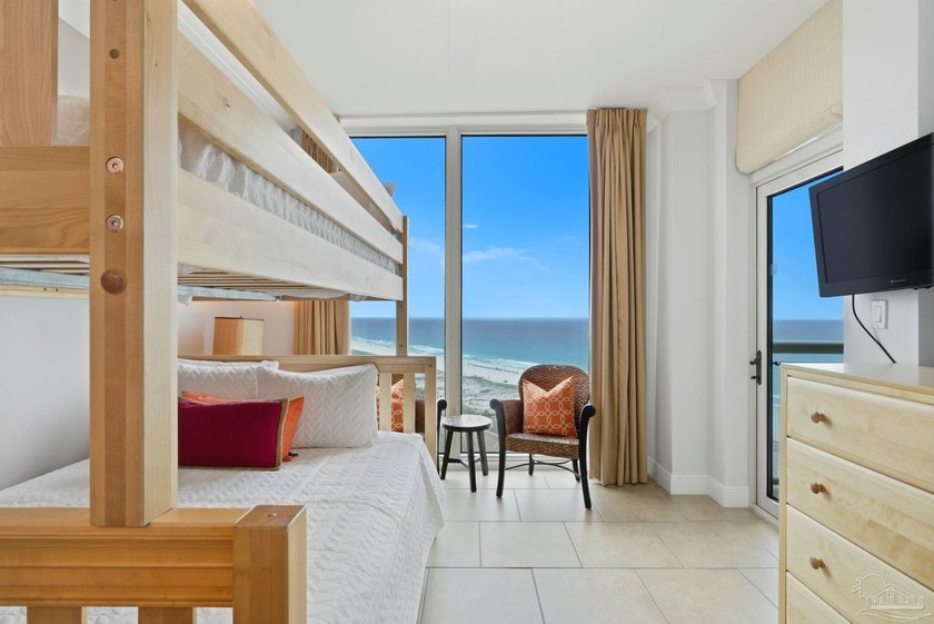 Floor-to-ceiling glass, a private balcony with a built-in grill - photo 20