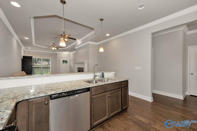 Low maintenance living in an active community! Single level - photo 9