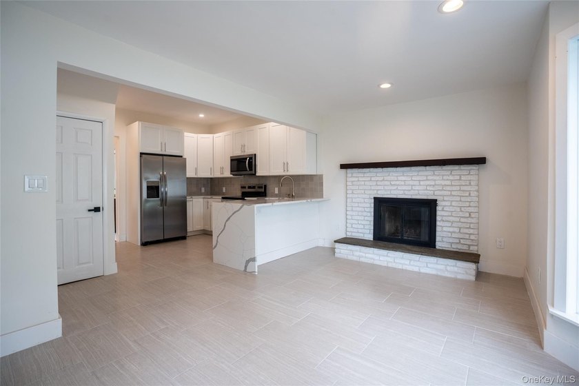 Adorable renovated Colonial in the highly desirable West Hills - photo 7