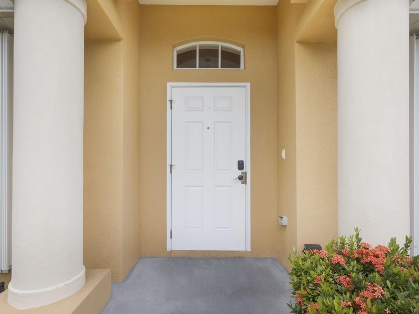 Perfect Package Of Space, Style, And Comfort. This home consist - photo 3