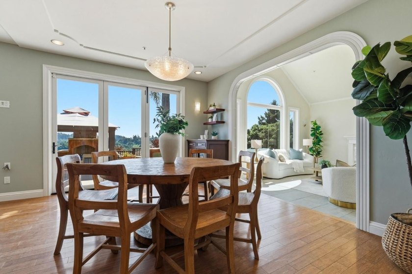 Welcome to the exclusive Mockingbird Ridge neighborhood in Aptos - photo 3
