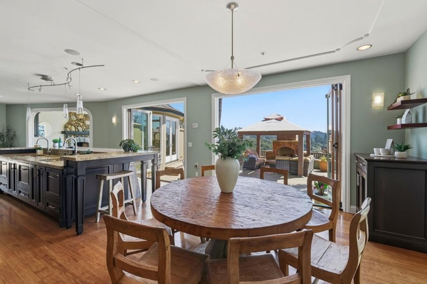 Welcome to the exclusive Mockingbird Ridge neighborhood in Aptos - photo 6