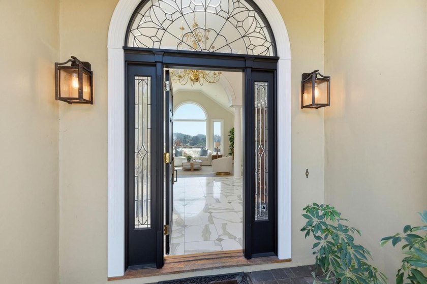 Welcome to the exclusive Mockingbird Ridge neighborhood in Aptos - photo 7