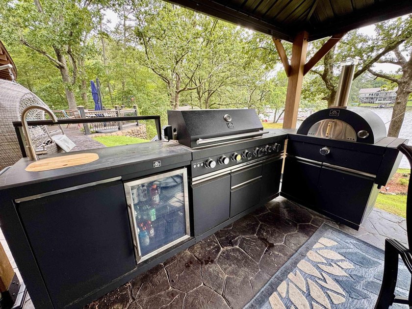 Lakefront Luxury on Lake Hamilton with Guest House, Storage - photo 33