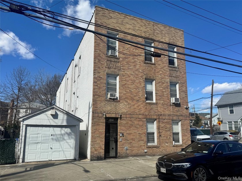 Exceptional investment opportunity in the heart of Pelham Bay! - photo 5