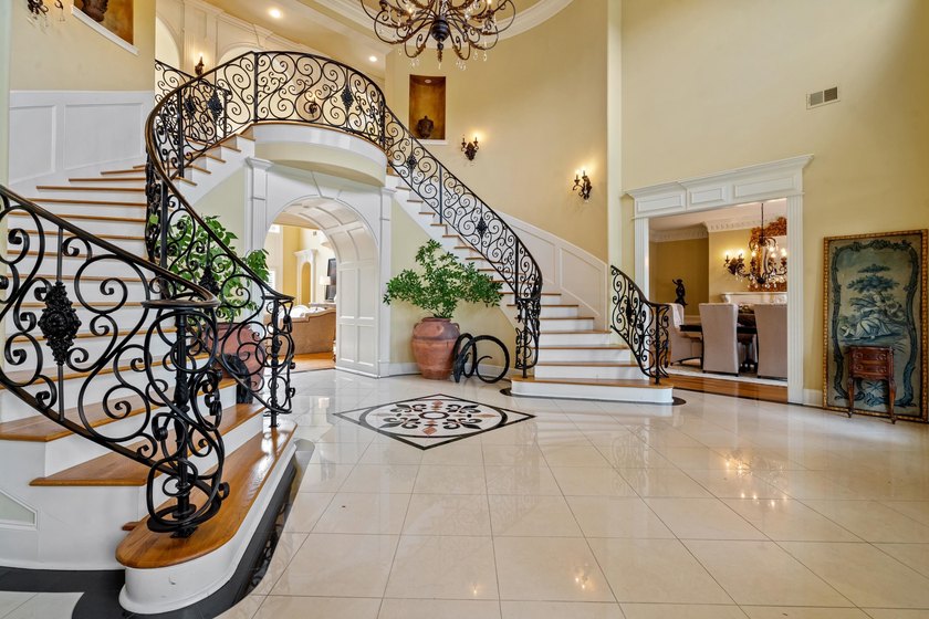 A Southern estate tucked behind the gates of an exclusive Eads - photo 3