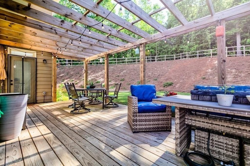 Gorgeous residence in prime Sugar Hill location. Nestled on a - photo 13